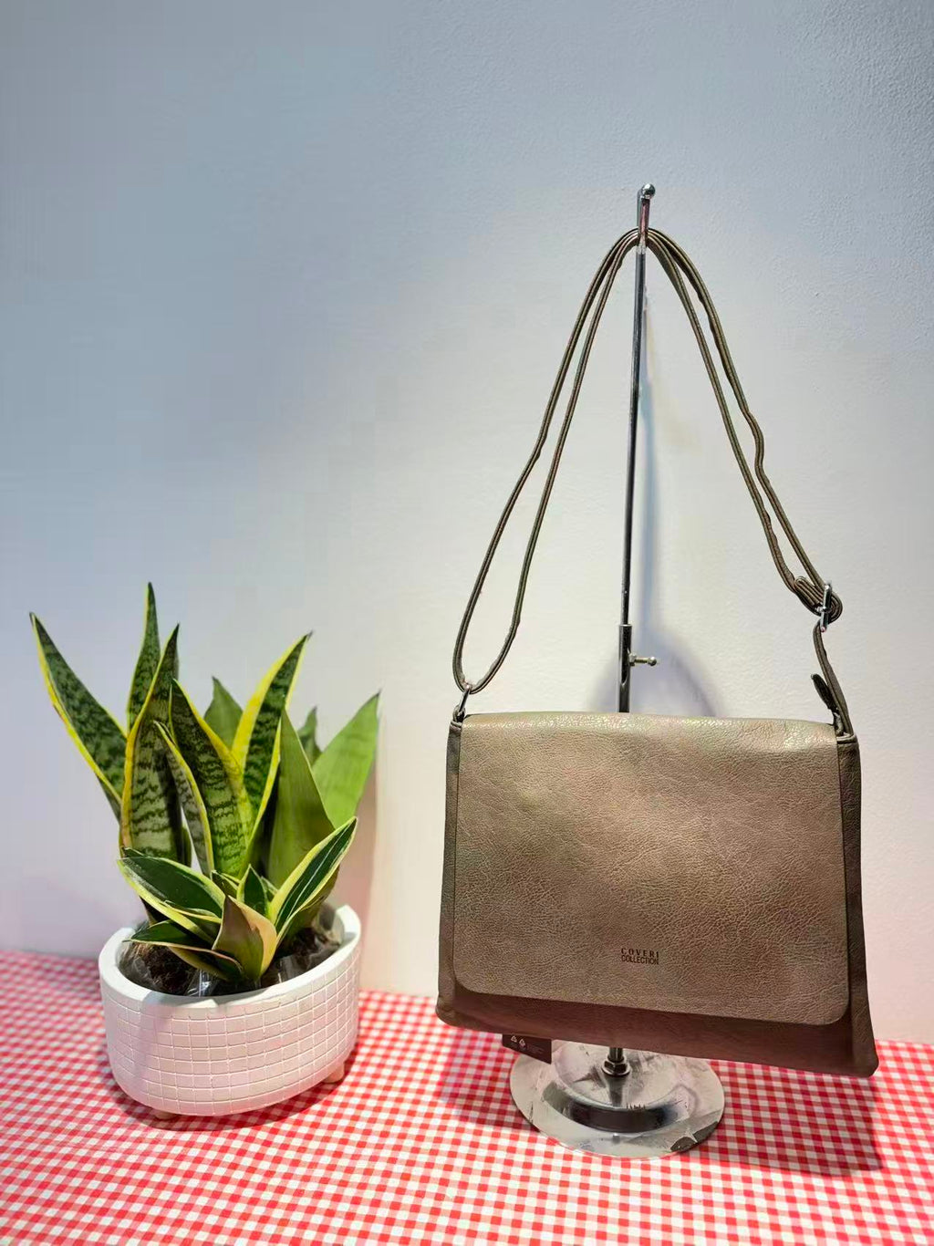 Borsa a spalla da donna color oro